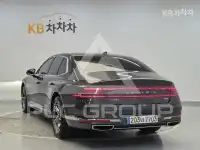 2022 Genesis G90