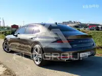 2022 Genesis G90