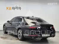2022 Genesis G90
