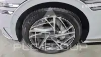 2022 Genesis G90