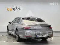 2022 Genesis G90