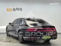 2022 Genesis G90