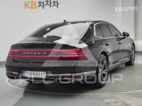 2022 Genesis G90