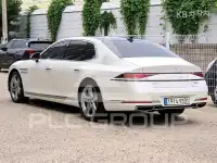 2022 Genesis G90