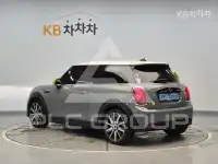 2022 Mini Hatch