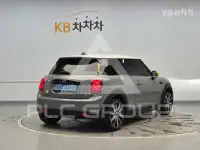 2022 Mini Hatch