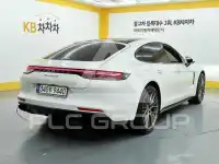 2022 Porsche Panamera
