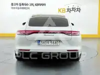 2022 Porsche Panamera
