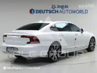 2022 Volvo S90
