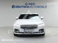 2022 Volvo S90