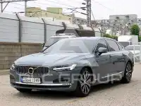 2022 Volvo S90