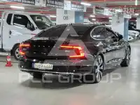 2022 Volvo S90