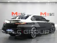 2023 BMW I7