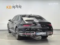 2023 Genesis G90