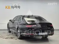 2023 Genesis G90