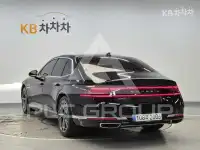 2023 Genesis G90