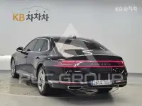 2023 Genesis G90