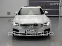 2023 Volvo S90