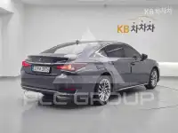 2025 Lexus ES