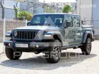 2025 Jeep GLADIATOR