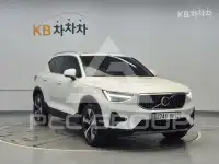 2025 Volvo XC40