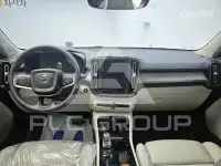 2025 Volvo XC40