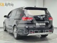 2015 KIA Carnival