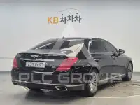 2016 Genesis EQ900