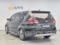 2017 KIA Carnival
