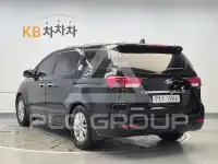 2017 KIA Carnival