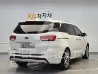 2017 KIA Carnival