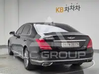 2017 Genesis EQ900