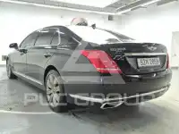 2017 Genesis EQ900