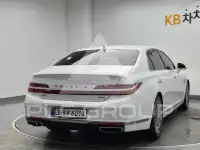 2021 Genesis G90