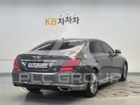 2016 Genesis EQ900