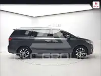 2017 KIA Carnival