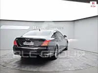 2017 Genesis EQ900