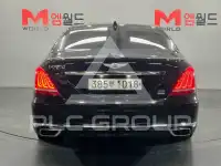 2017 Genesis EQ900