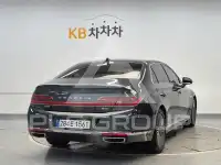 2021 Genesis G90