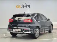 2017 KIA Niro
