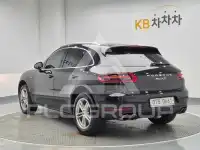 2016 Porsche Macan