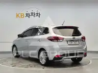 2017 KIA Carens