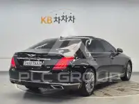 2018 Genesis G90