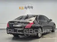 2017 Genesis G90