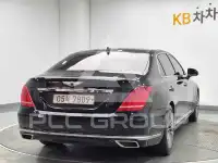 2017 Genesis G90