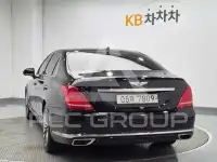 2017 Genesis G90