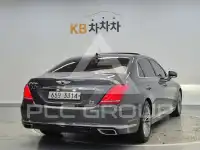 2017 Genesis G90