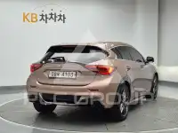 2017 Infinity Q30