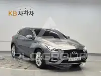 2019 Infinity Q30