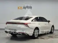 2022 KIA K8